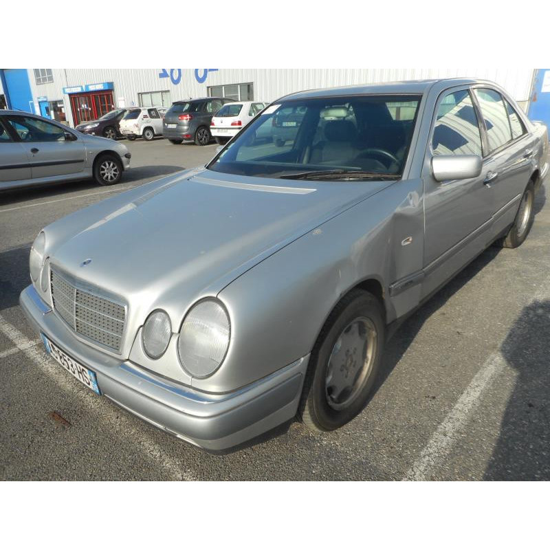 Leve vitre electrique avant gauche MERCEDES CLASSE E 210 Photo n°3