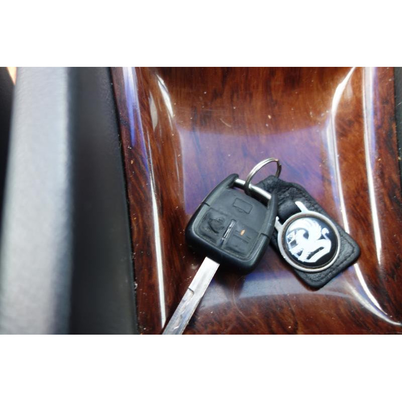 Malle/Hayon arriere OPEL OMEGA B Photo n°9
