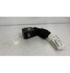 Attache ceinture arriere droit RENAULT MEGANE 1