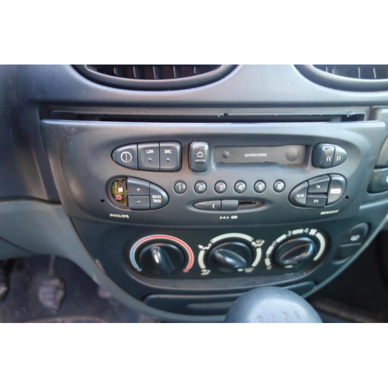 Attache ceinture arriere droit RENAULT MEGANE 1 Photo n°9
