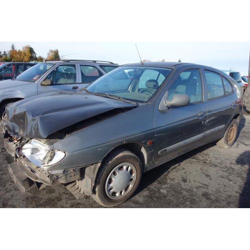 Attache ceinture arriere droit RENAULT MEGANE 1 Photo n°4