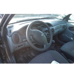 Attache ceinture arriere droit RENAULT MEGANE 1
