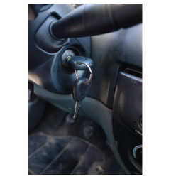 Attache ceinture arriere droit RENAULT MEGANE 1