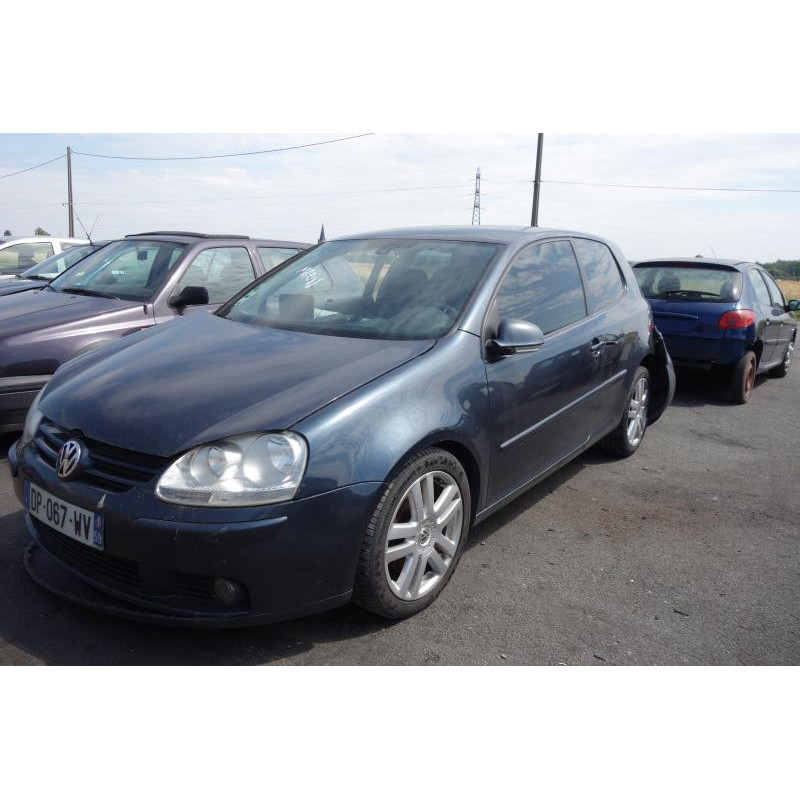 Feu arriere secondaire gauche (feux) VOLKSWAGEN GOLF 5 Photo n°4