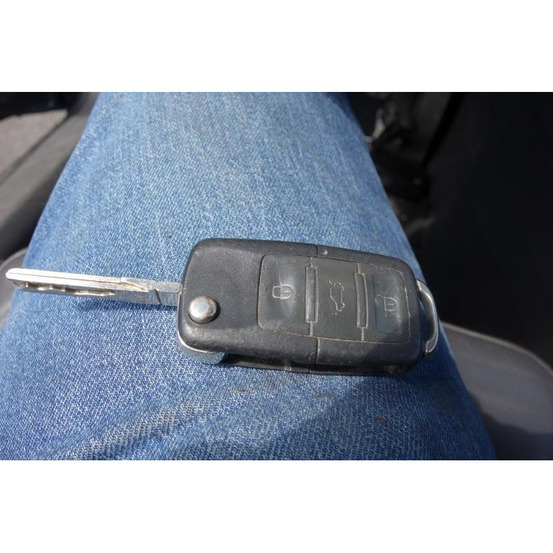 Feu arriere secondaire gauche (feux) VOLKSWAGEN GOLF 5 Photo n°11