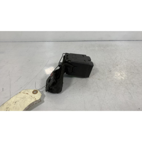 Attache ceinture arriere droit RENAULT MEGANE 1 Photo n°1