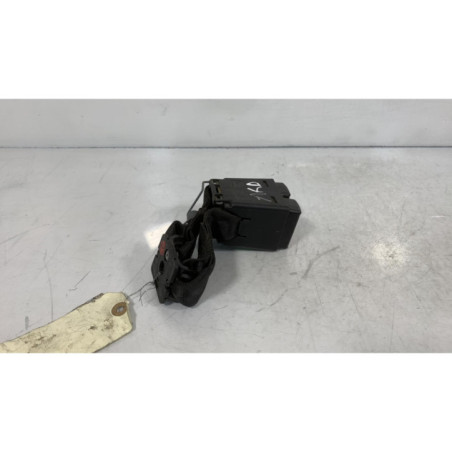 Attache ceinture arriere droit RENAULT MEGANE 1 Photo n°1