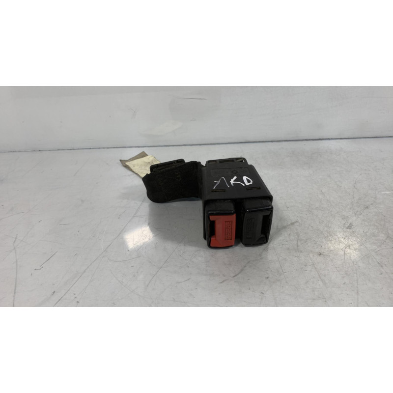 Attache ceinture arriere droit RENAULT MEGANE 1 Photo n°2