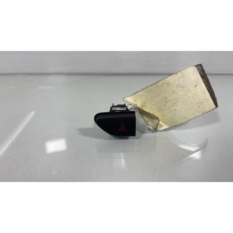 Bouton de warning RENAULT CLIO 4 Photo n°1