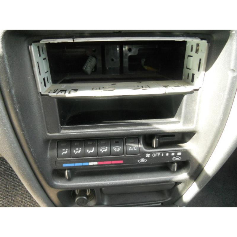 Trappe d'essence SUZUKI BALENO 1 Photo n°9