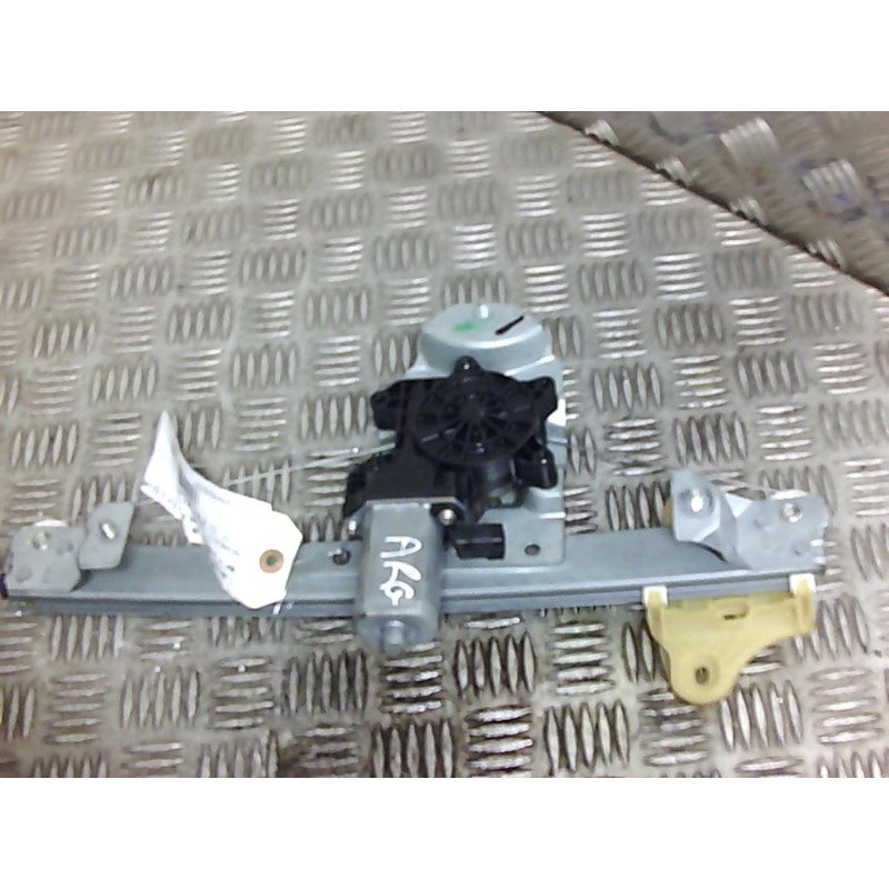 Leve vitre electrique arriere gauche RENAULT CLIO 4 Photo n°1