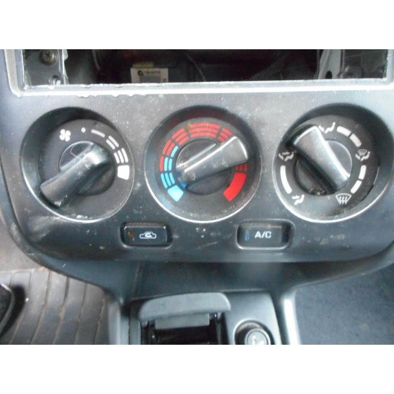 Trappe d'essence NISSAN PRIMERA 2 Photo n°9