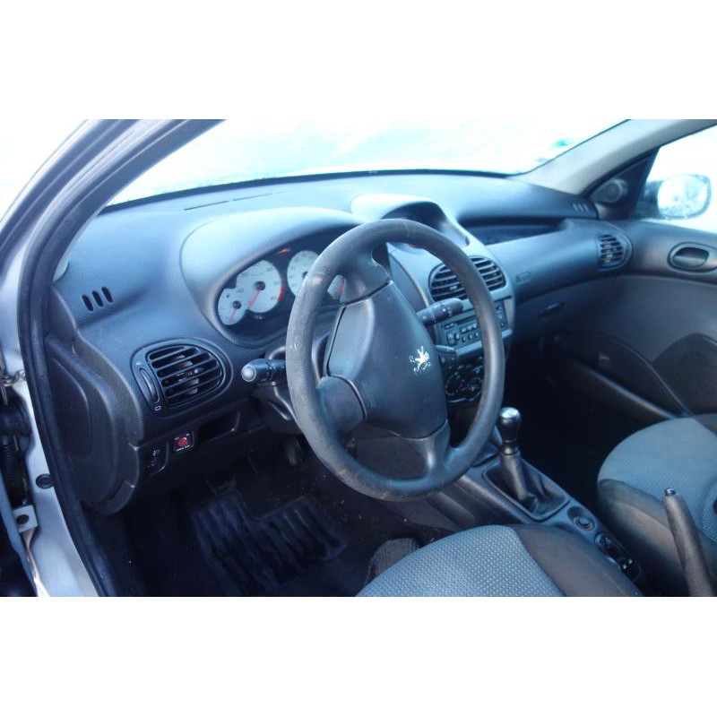 Attache ceinture avant droit PEUGEOT 206 Photo n°8