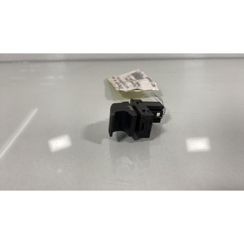 Interrupteur de leve vitre arriere droit VOLKSWAGEN PASSAT 5 Photo n°3