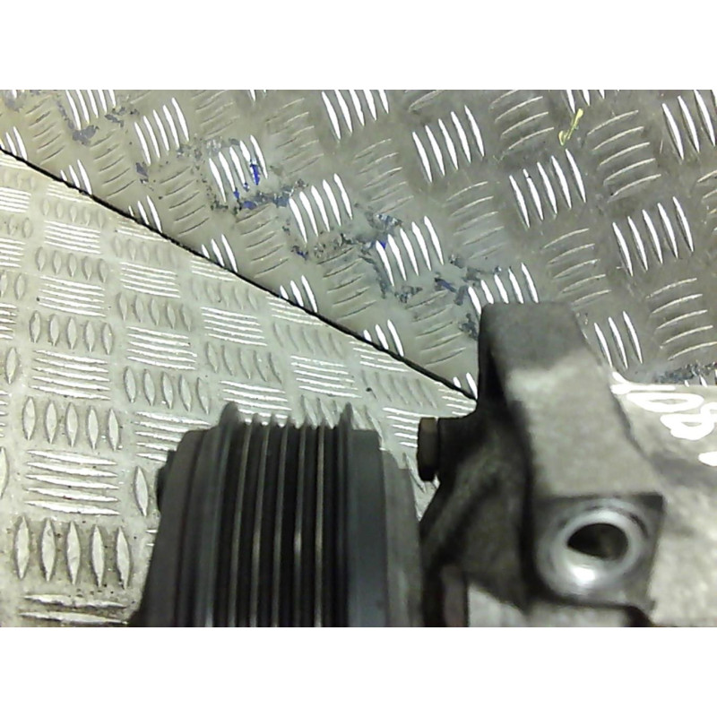 Compresseur clim RENAULT VEL SATIS Photo n°2