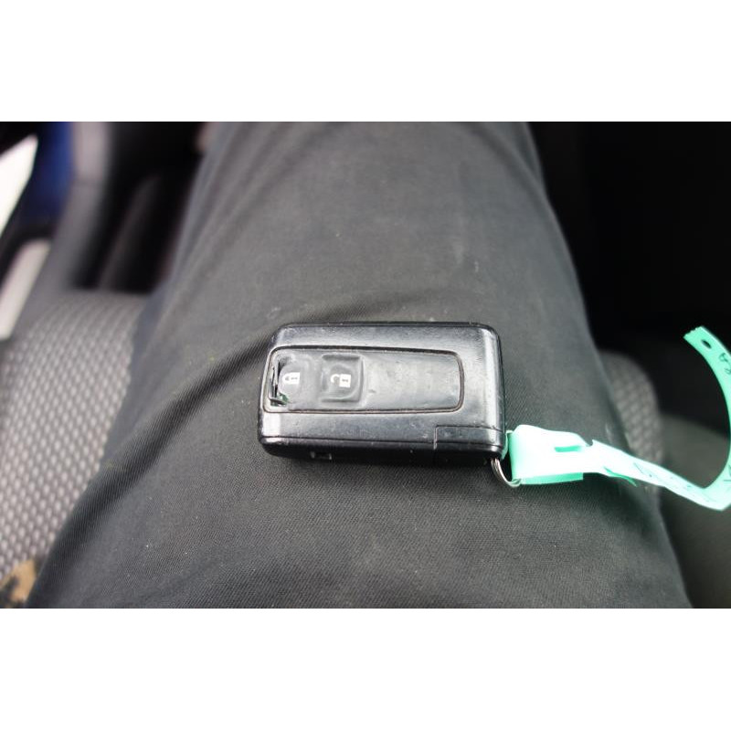 Boite a gants TOYOTA COROLLA VERSO 2 Photo n°9