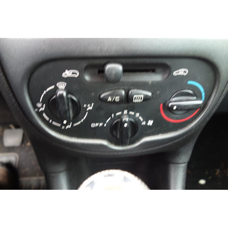 Boite a gants PEUGEOT 206 Photo n°9