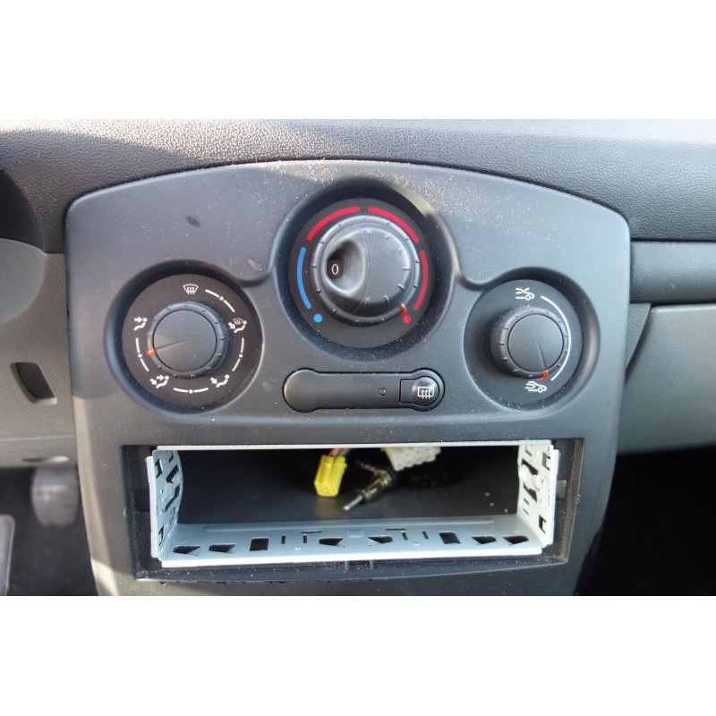 Pretensionneur de ceinture arriere gauche RENAULT CLIO 3 Photo n°9
