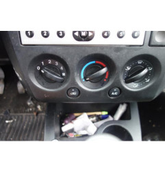Arret de porte avant droit FORD FIESTA 5