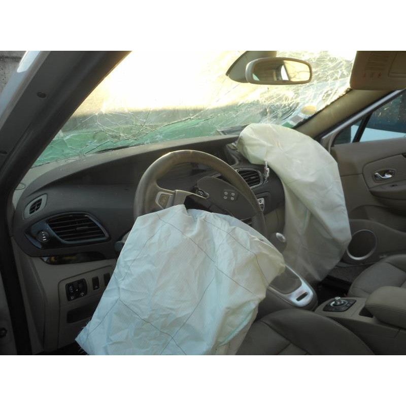 Ecran GPS RENAULT SCENIC 3 Photo n°9