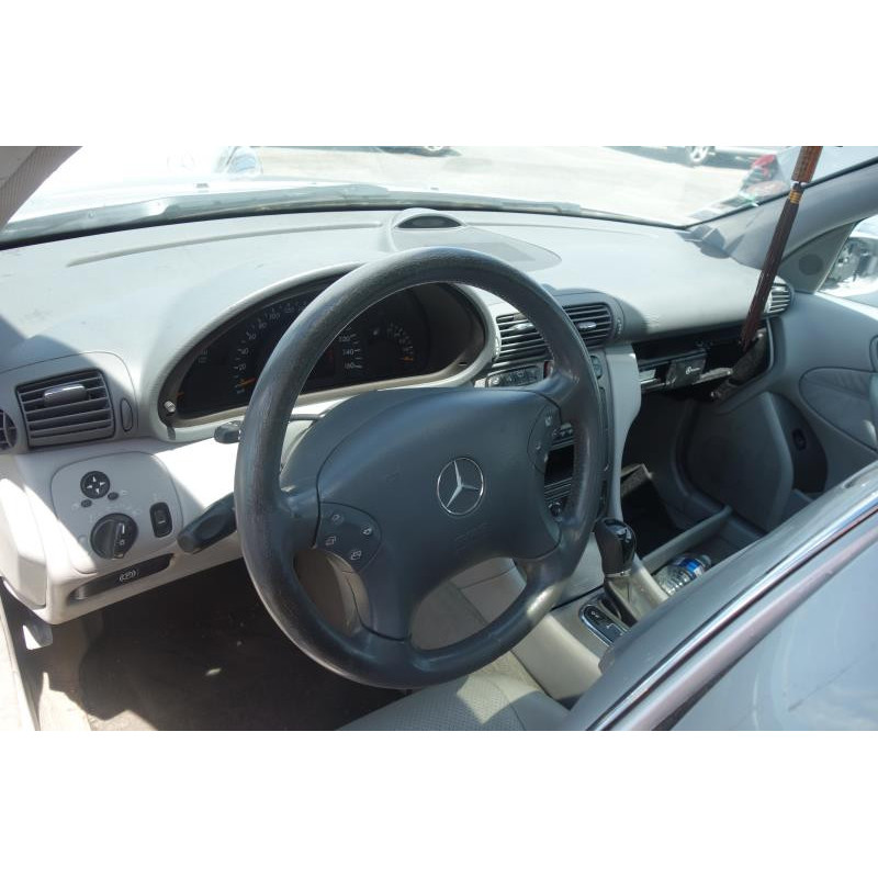 Eclairage de plaque MERCEDES CLASSE C 203 Photo n°8