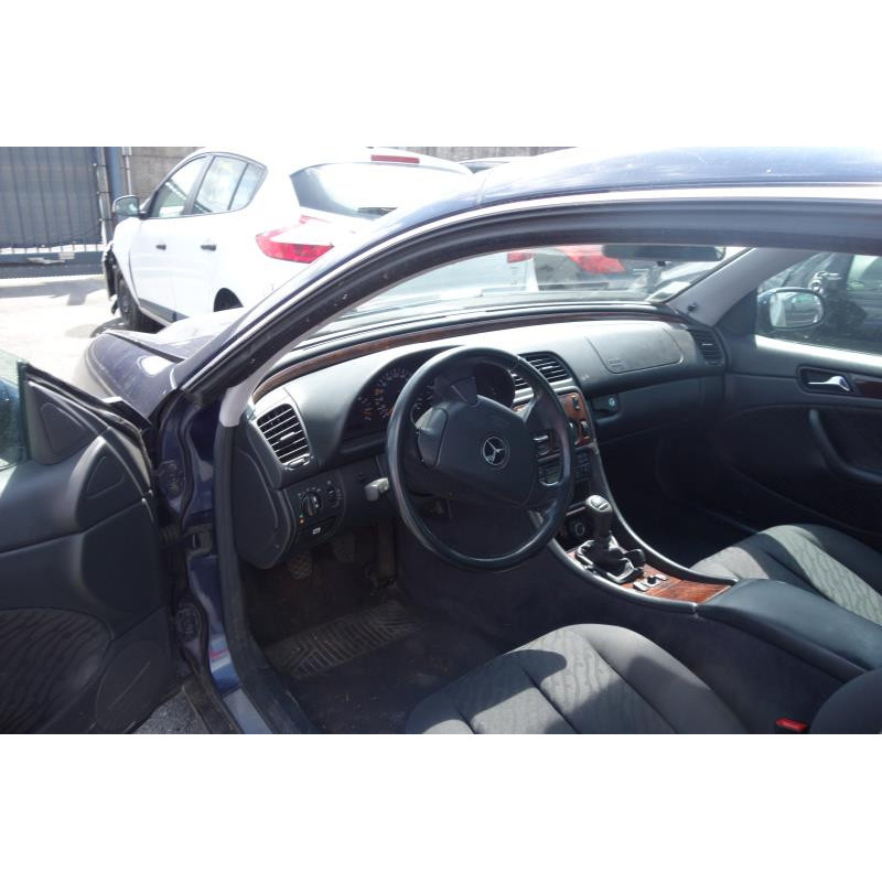 Porte avant droit MERCEDES CLASSE CLK 208 Photo n°7