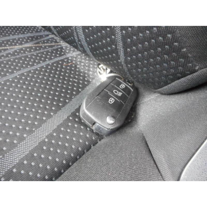 Interrupteur de leve vitre avant droit PEUGEOT 208 1 Photo n°14