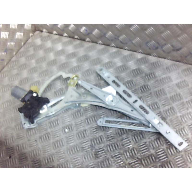 Leve vitre electrique avant droit MERCEDES CLASSE CLK 208 Photo n°1