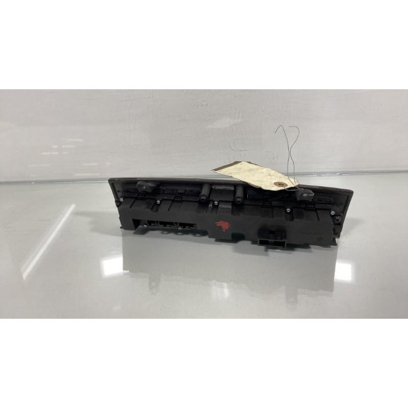 Bouton de warning MERCEDES CLASSE C 203 Photo n°3