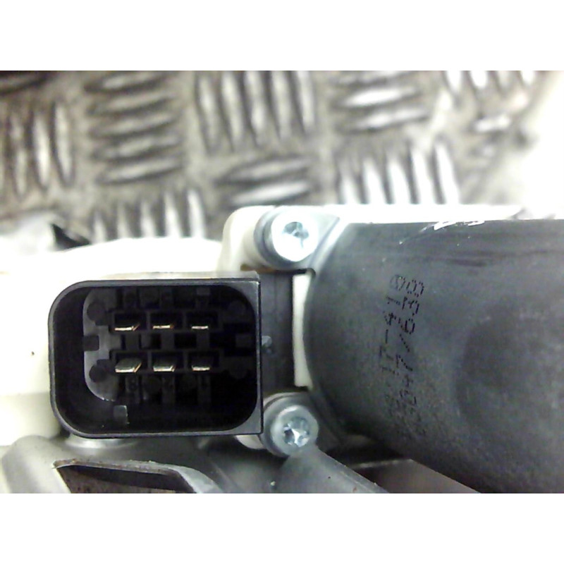Leve vitre electrique avant droit MERCEDES CLASSE C 203 Photo n°1
