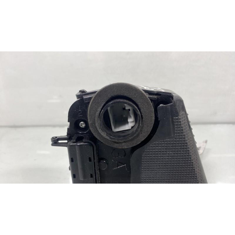 Serrure arriere droit TOYOTA YARIS 2 Photo n°2