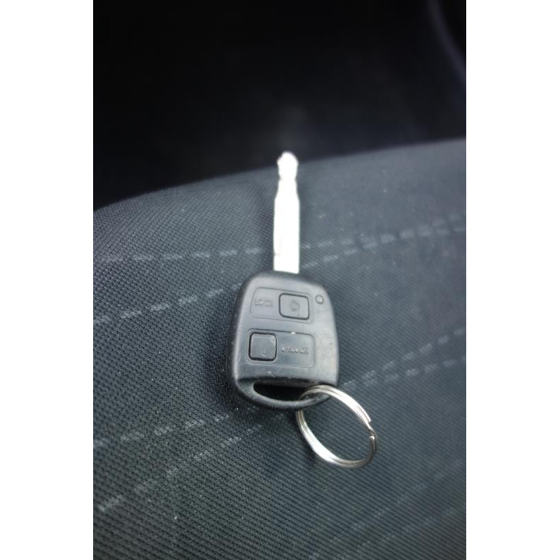 Serrure avant droit TOYOTA YARIS 2 Photo n°11