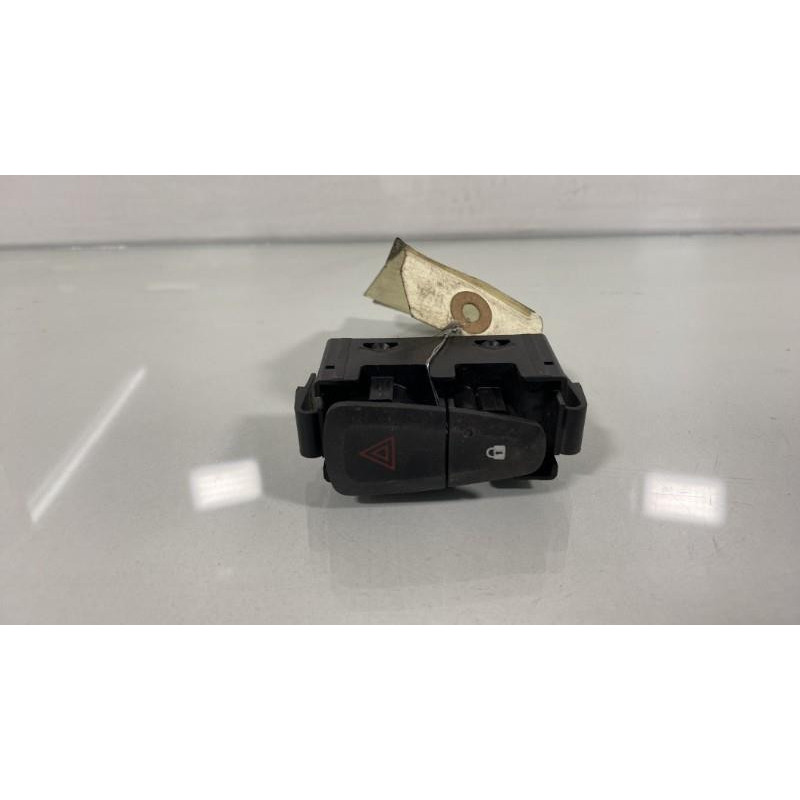Bouton de warning DACIA SANDERO 2 Photo n°1