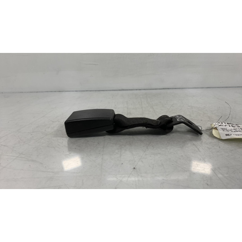 Attache ceinture arriere gauche BMW SERIE 3 E92 Photo n°2
