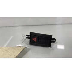 Bouton de warning SUZUKI SWIFT 4 Photo n°1