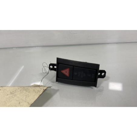 Bouton de warning SUZUKI SWIFT 4 Photo n°1