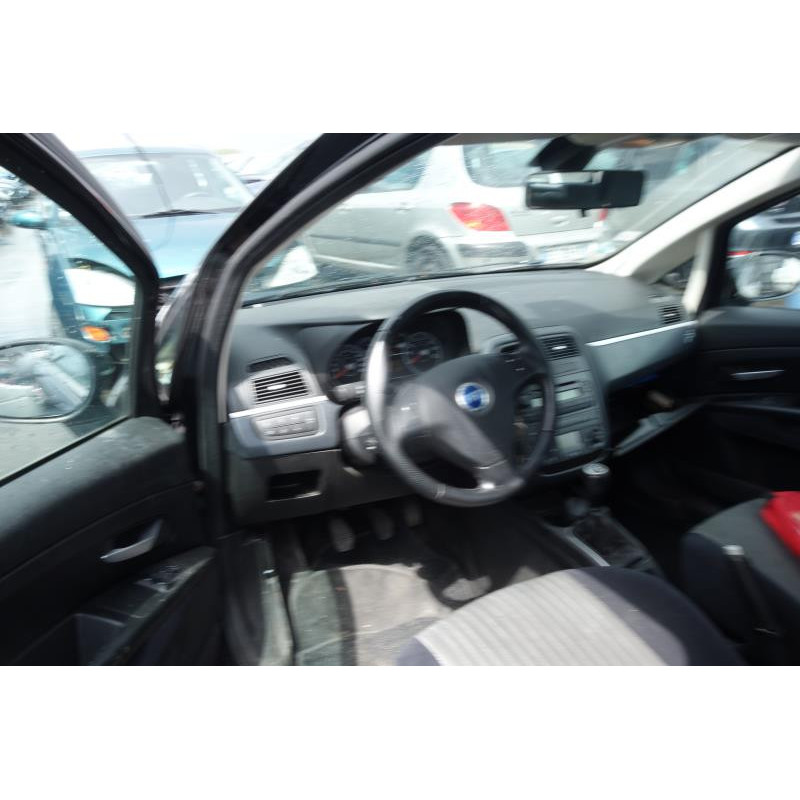 Anti brouillard droit (feux) FIAT GRANDE PUNTO Photo n°8