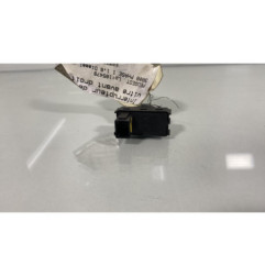 Interrupteur de leve vitre avant droit PEUGEOT 3008 1