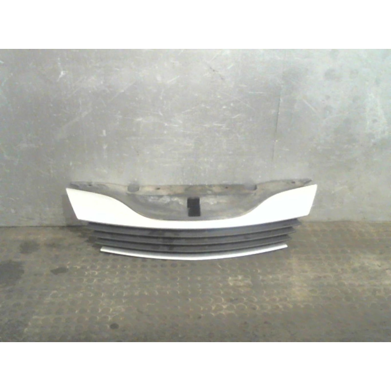 Calandre RENAULT LAGUNA 2 Photo n°1