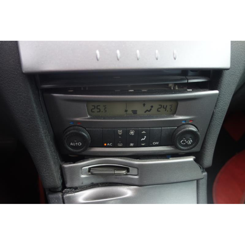 Calandre RENAULT LAGUNA 2 Photo n°7