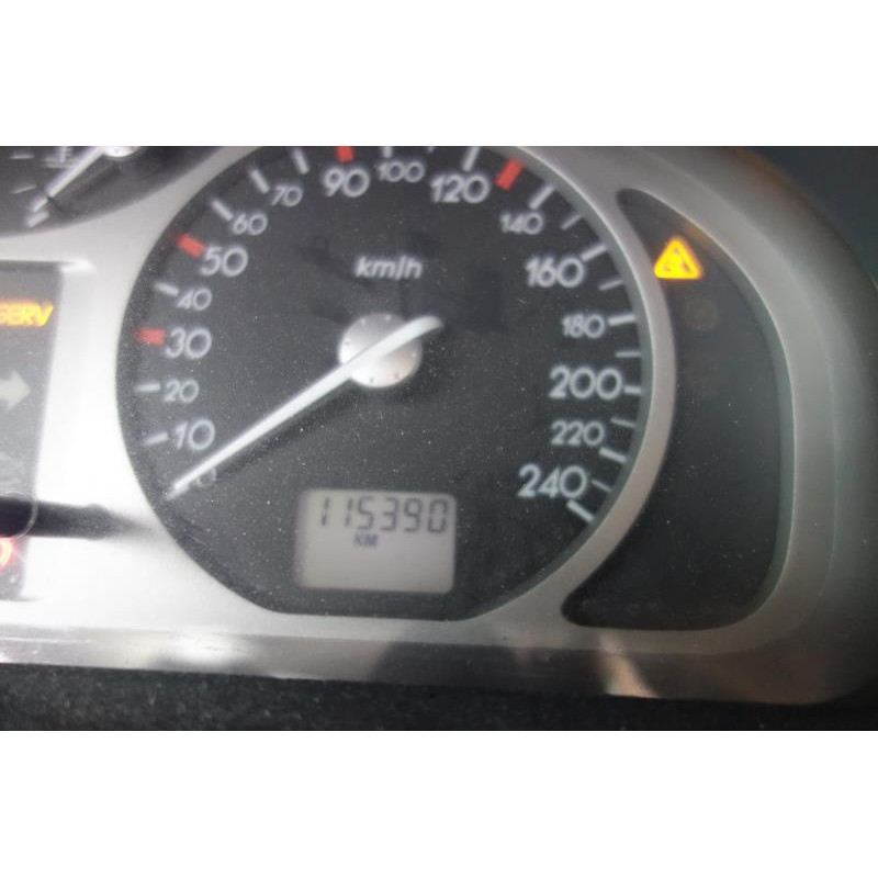 Calandre RENAULT LAGUNA 2 Photo n°8