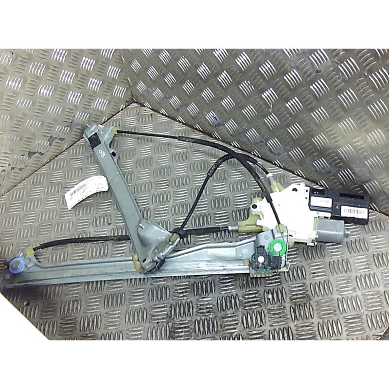 Leve vitre electrique avant droit RENAULT LAGUNA 3 Photo n°1