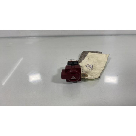 Bouton de warning CITROEN C4 1 Photo n°1