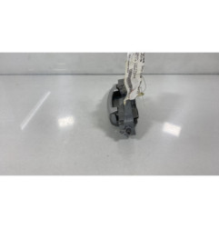Poignee porte avant gauche PEUGEOT 208 1