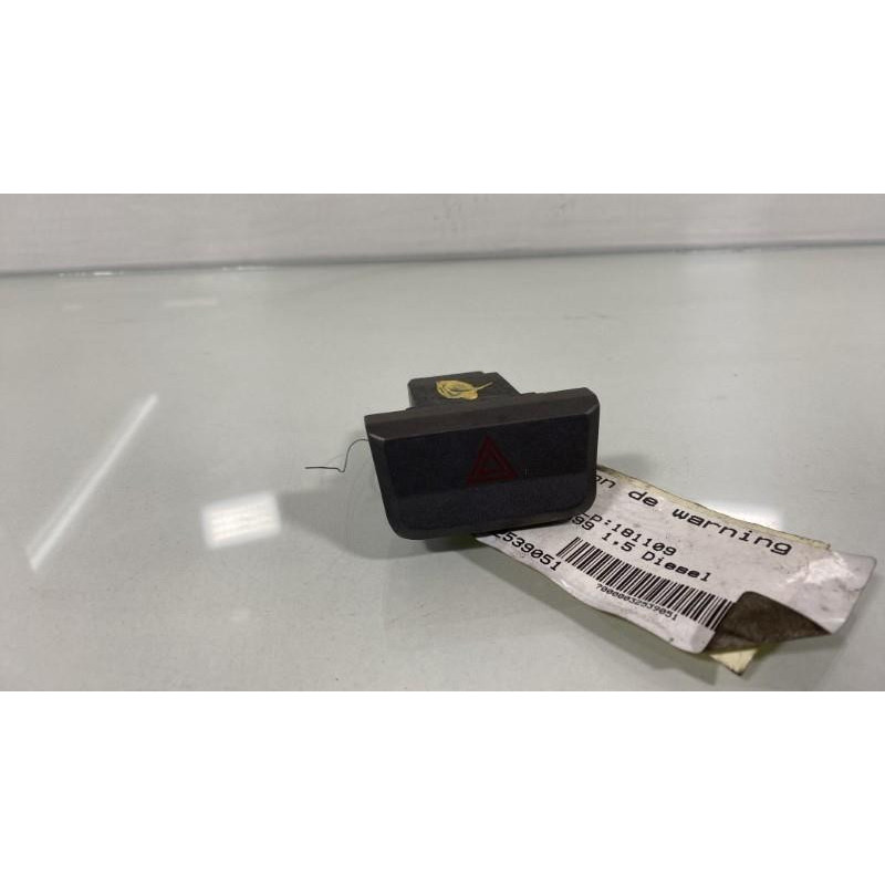 Bouton de warning HYUNDAI ACCENT 2 Photo n°1