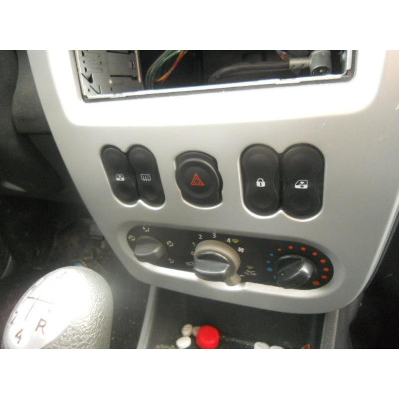 Leve vitre electrique avant droit DACIA SANDERO 1 Photo n°9