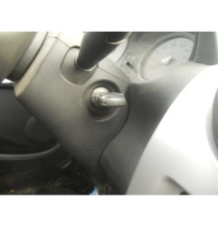 Leve vitre electrique avant droit DACIA SANDERO 1