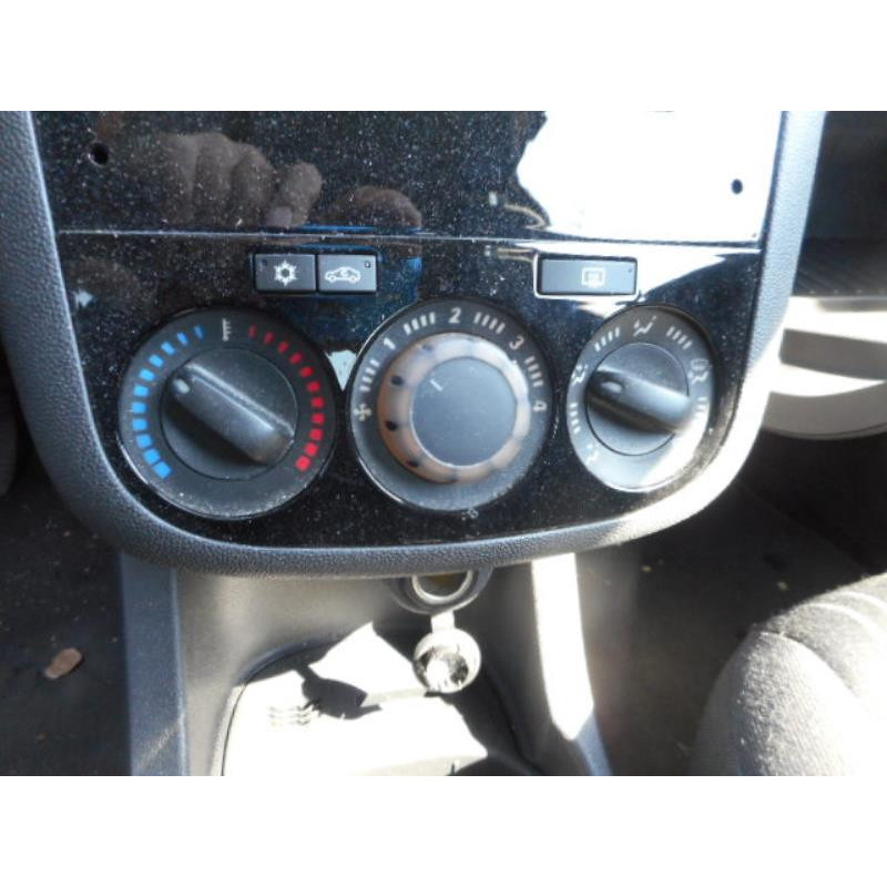 Serrure avant droit OPEL CORSA D Photo n°10