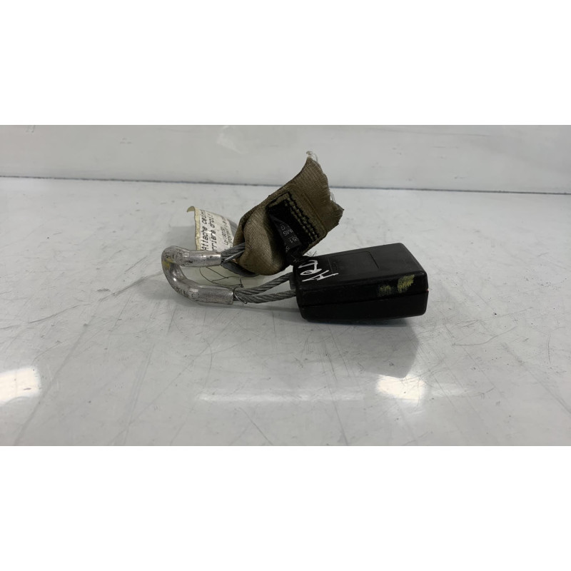 Attache ceinture arriere droit AUDI A3 2 Photo n°2