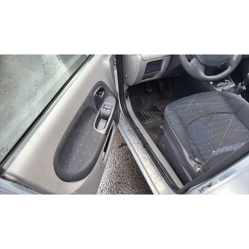 Boitier air bag RENAULT CLIO 2 Photo n°12